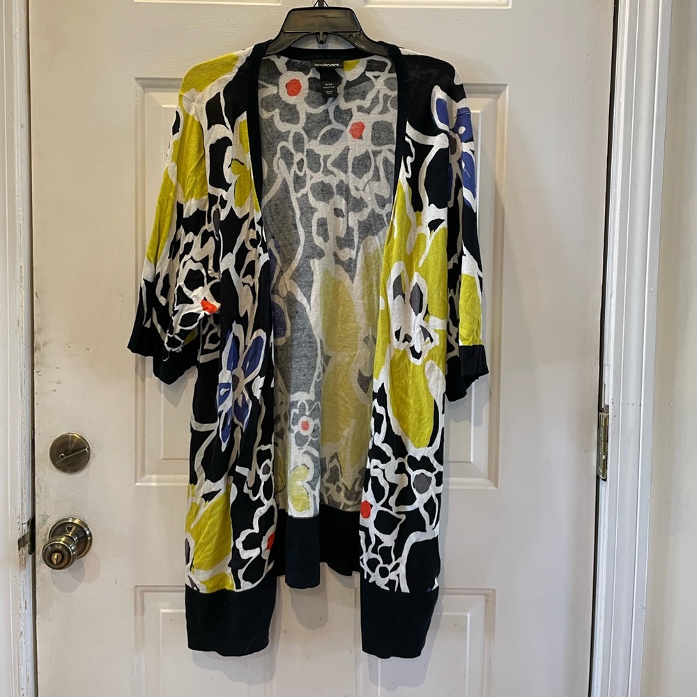 Lane Bryant Shortsleeve Floral Lightweight Cardigan Size 18/20.